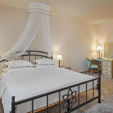 Apartment Pet Friendly In With House Sea View