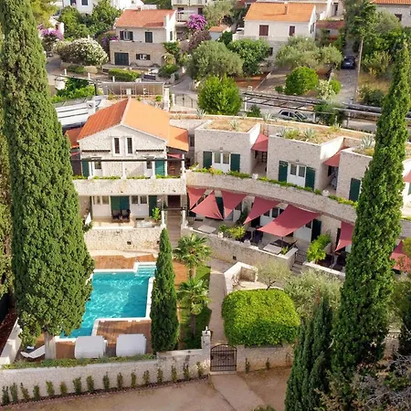 Apartment Pet Friendly In With House Sea View